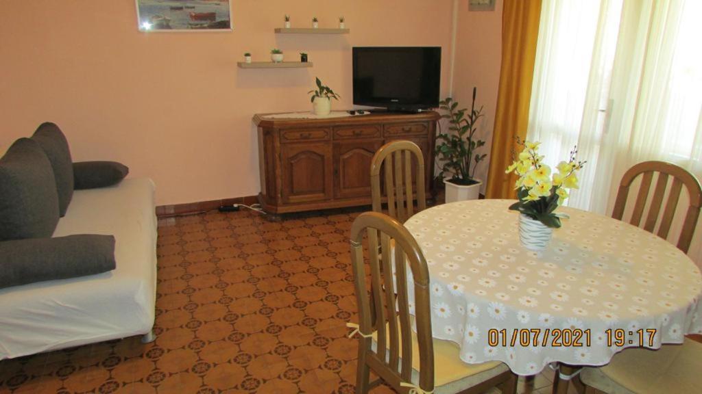 Apartment Tomy Trogir Eksteriør billede